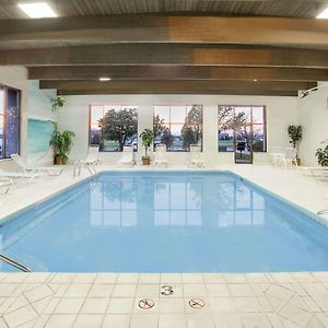 Baymont By Wyndham Janesville